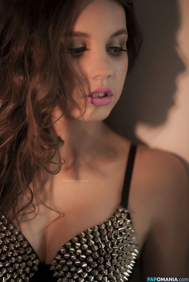 Michaela Doubravova Nago Przeciekłe zdjęcie #10