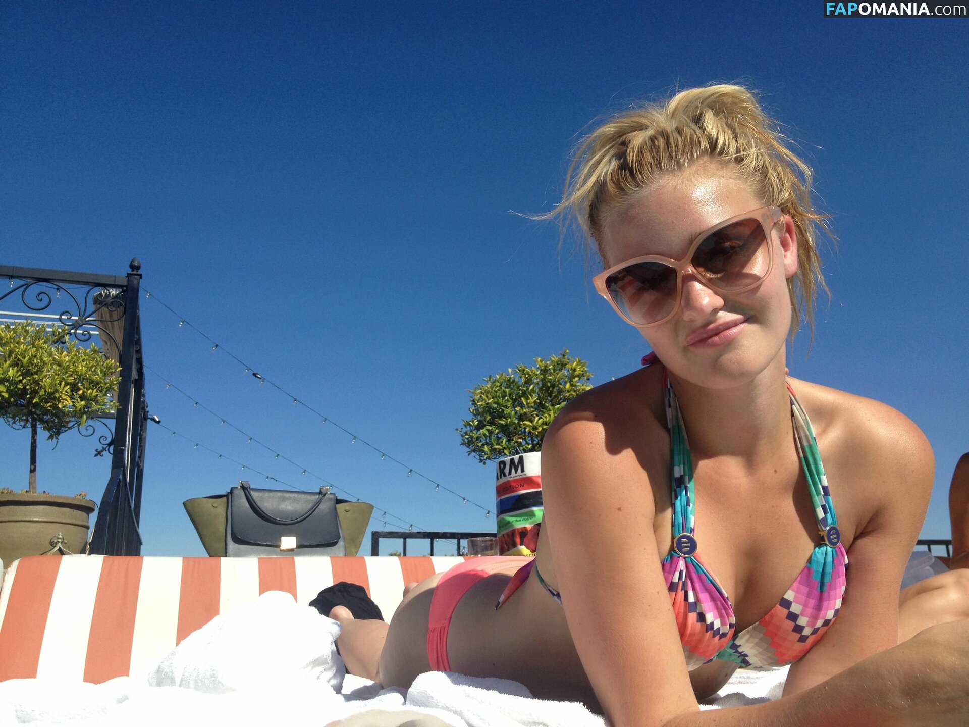 Michalka Sisters Nago Przeciekłe zdjęcie #1