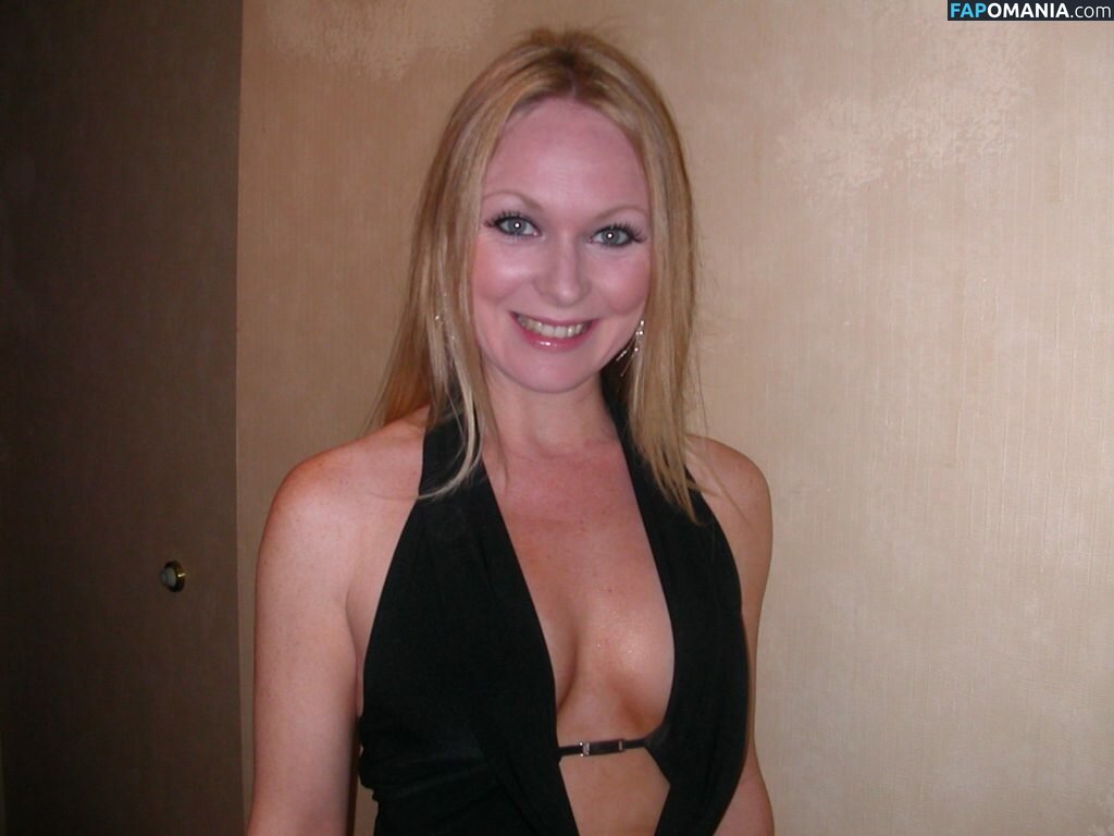 Michelle Hardwick Nago Przeciekłe zdjęcie #3