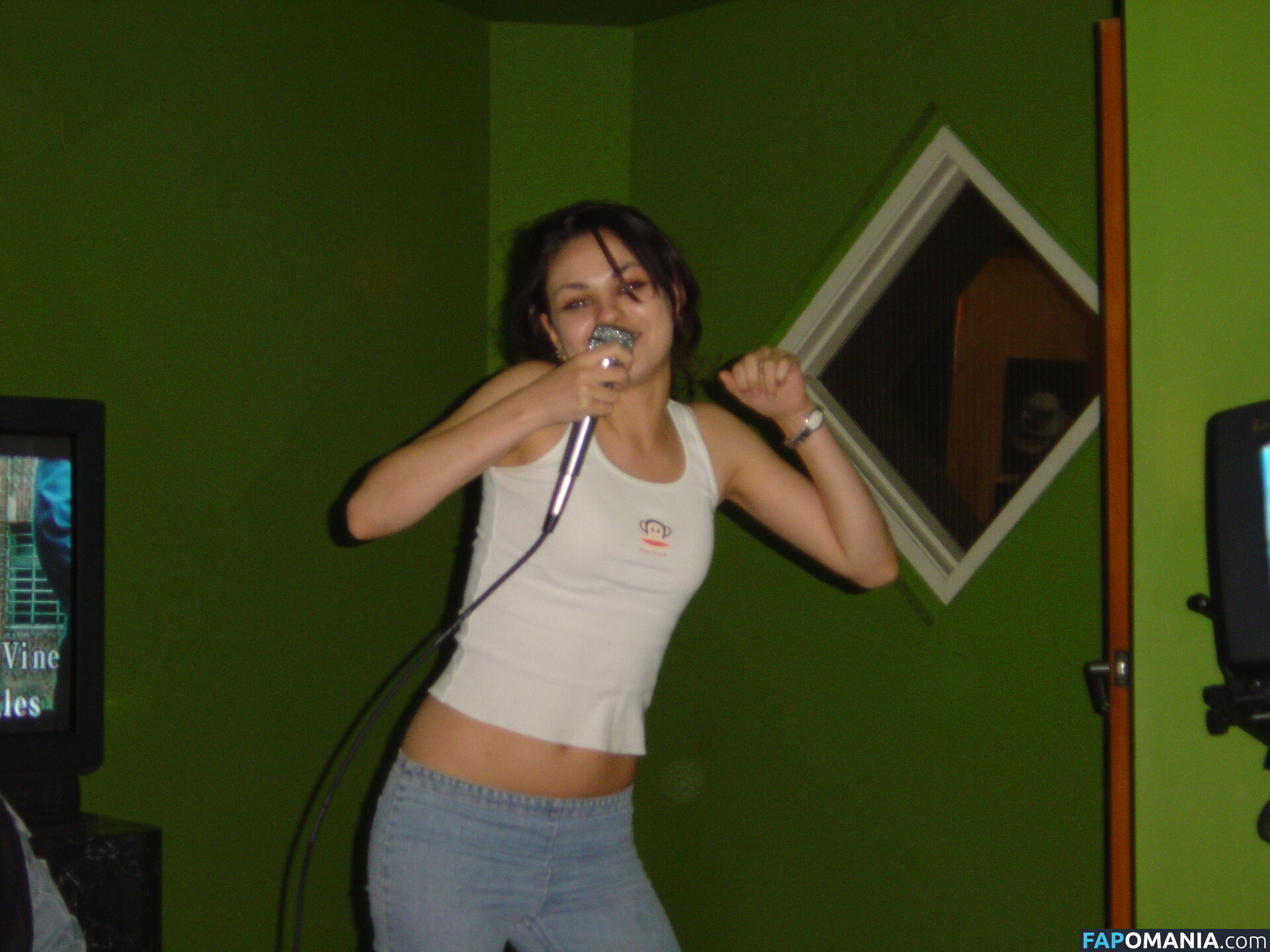 Mila Kunis Nago Przeciekłe zdjęcie #6