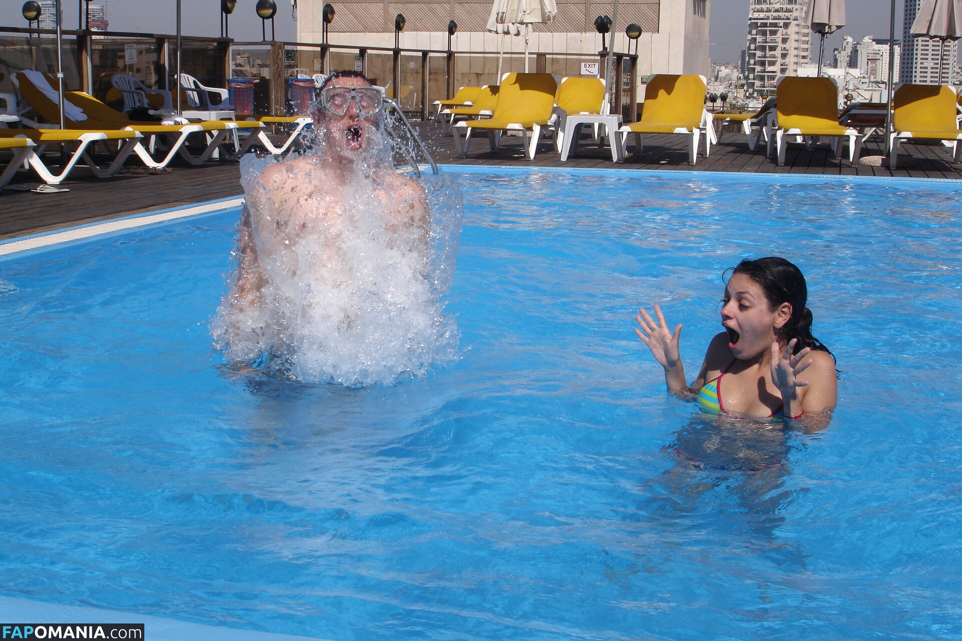 Mila Kunis Nago Przeciekłe zdjęcie #22