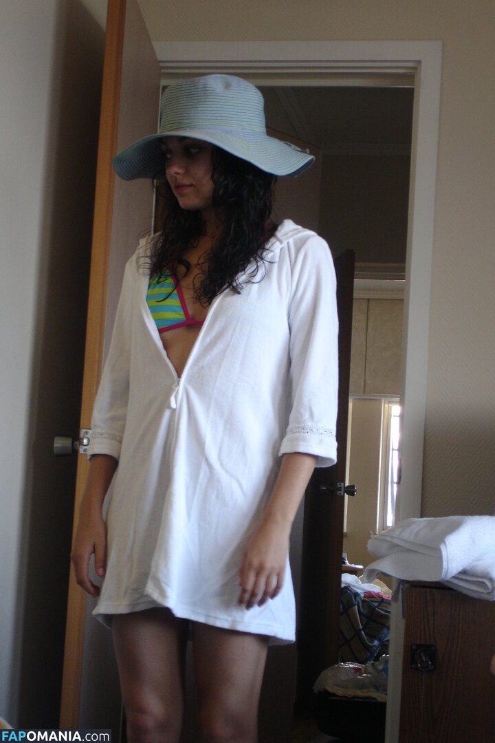 Mila Kunis Nago Przeciekłe zdjęcie #25