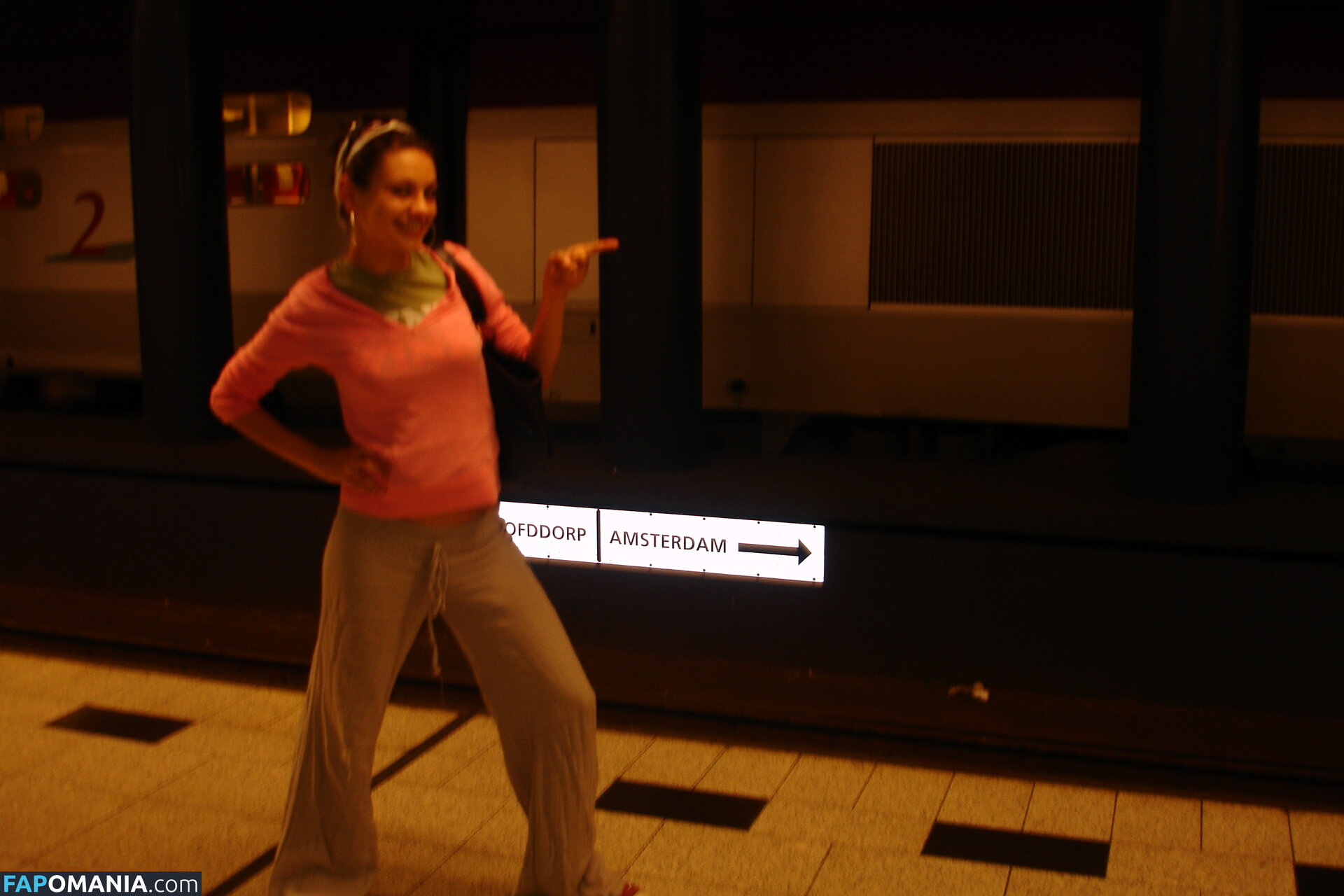 Mila Kunis Nago Przeciekłe zdjęcie #26