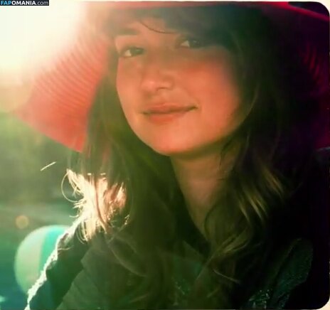 Milana Vayntrub Nago Przeciekłe zdjęcie #1