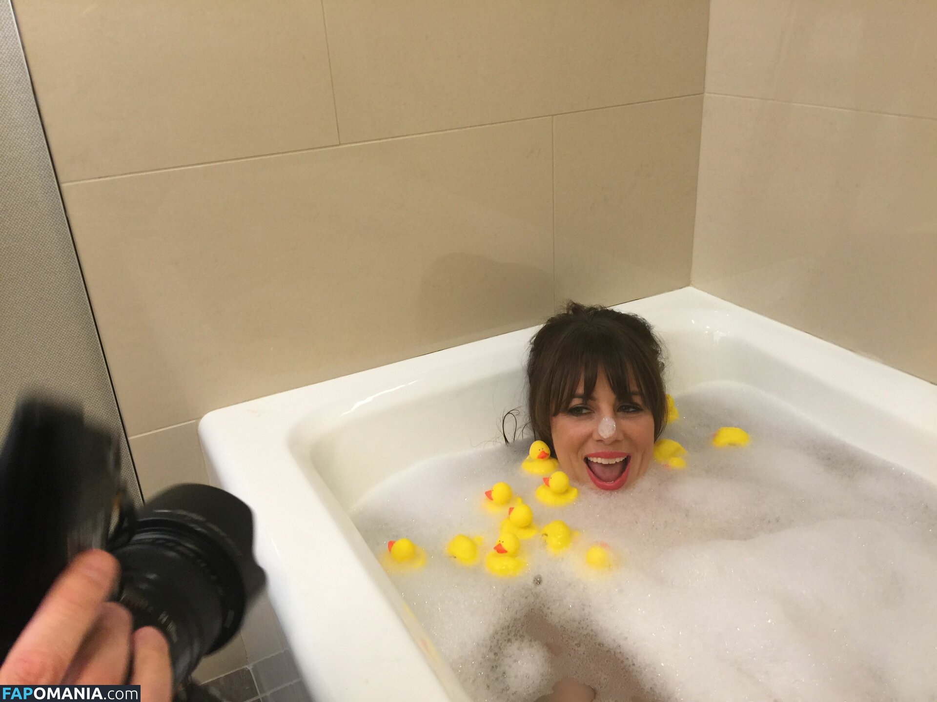 Natasha Leggero Nago Przeciekłe zdjęcie #5
