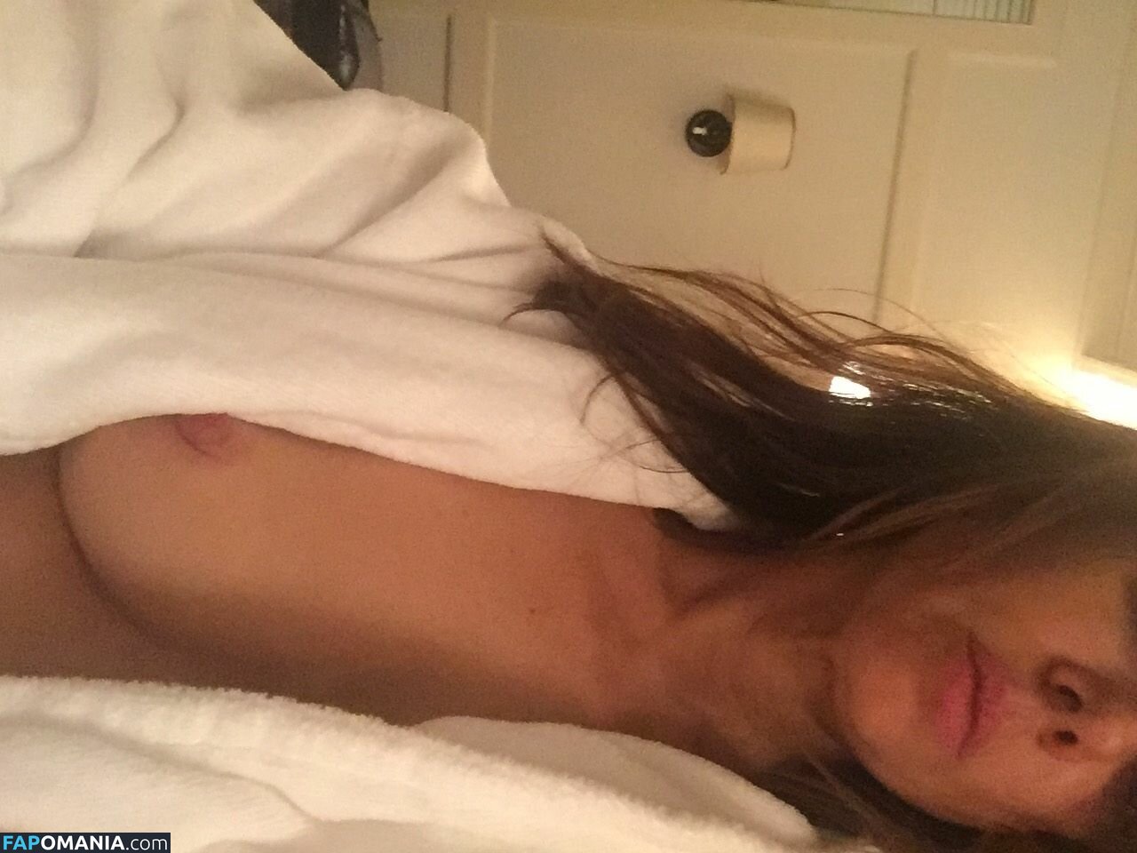 Natasha Leggero Nago Przeciekłe zdjęcie #12