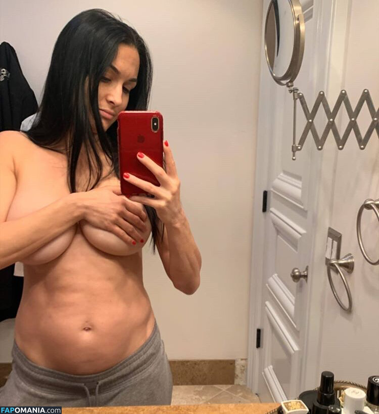 Nikki Bella Nago Przeciekłe zdjęcie #2