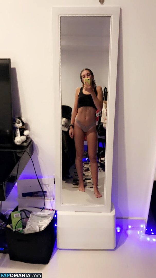 Noah Cyrus Nago Przeciekłe zdjęcie #54