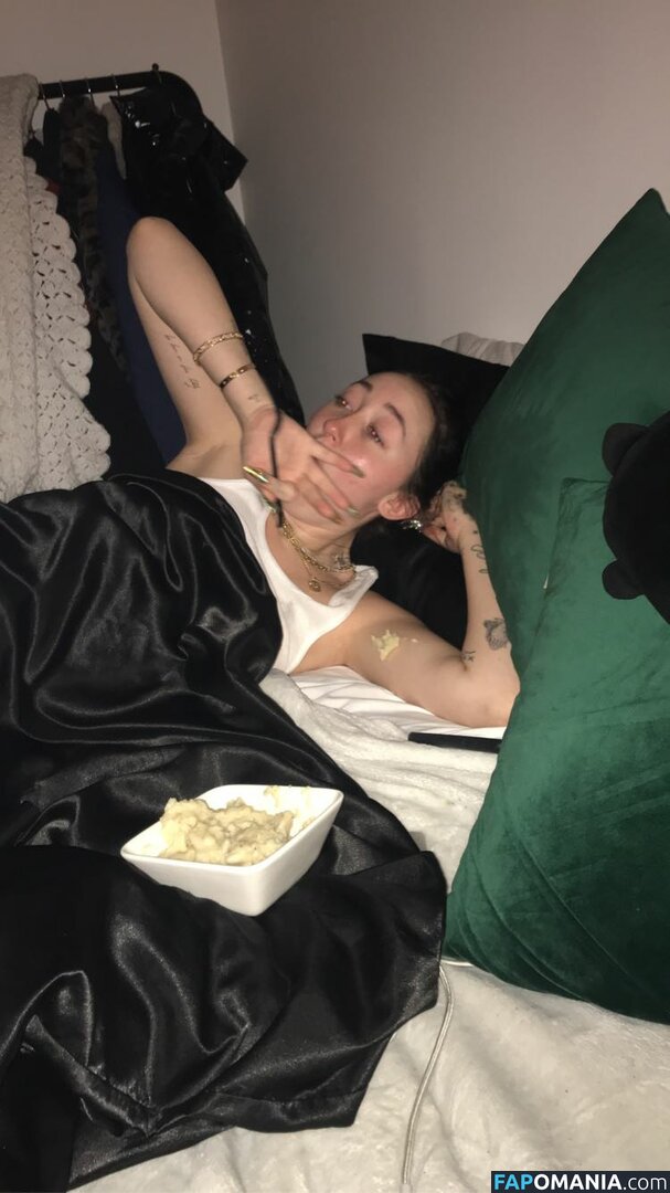Noah Cyrus Nago Przeciekłe zdjęcie #72