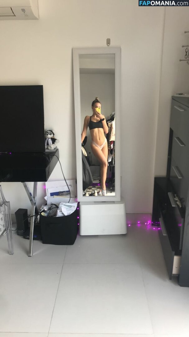 Noah Cyrus Nago Przeciekłe zdjęcie #87