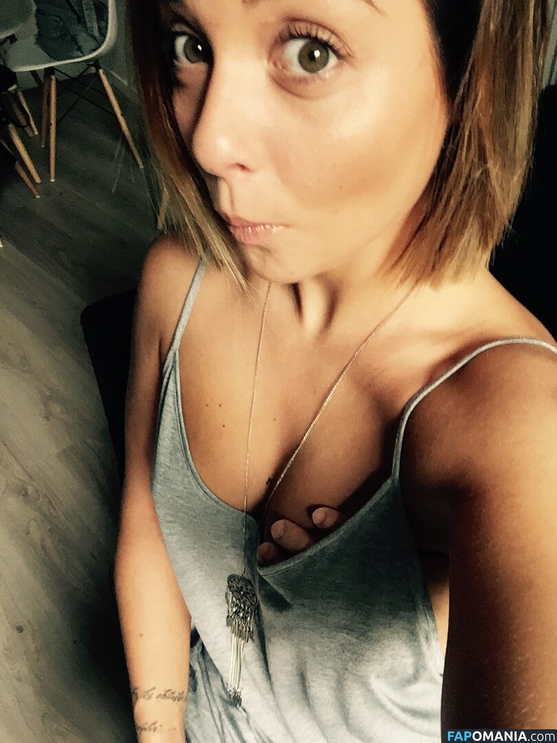 Priscilla Betti Nago Przeciekłe zdjęcie #1