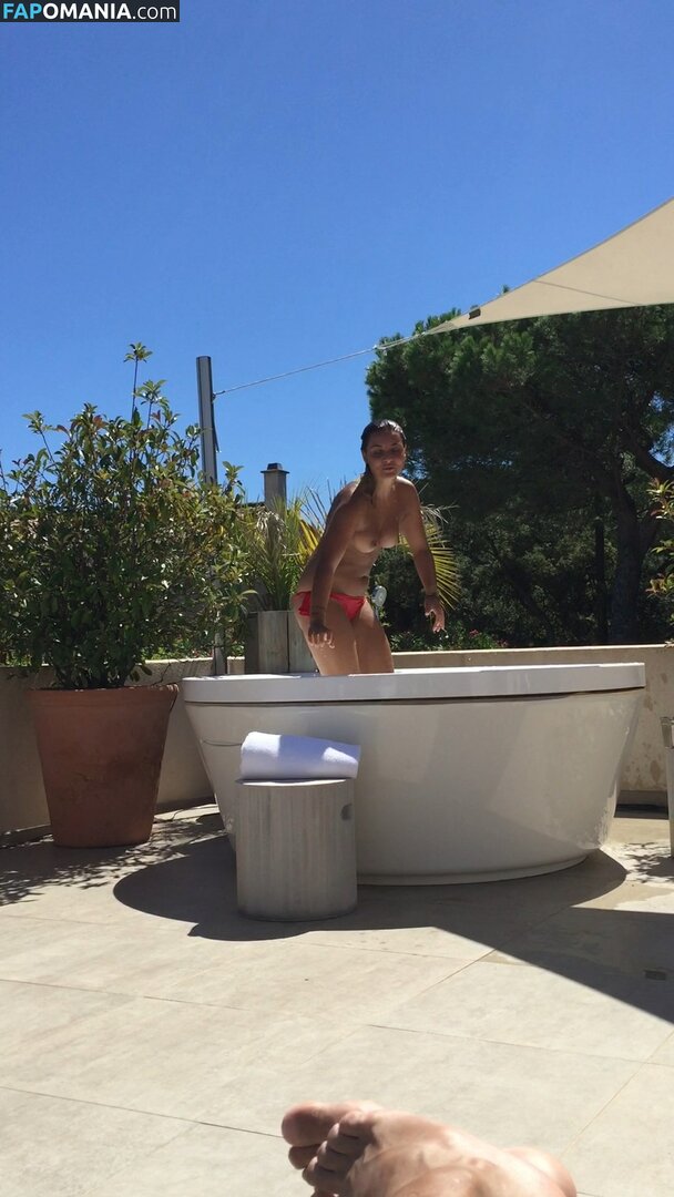 Priscilla Betti Nago Przeciekłe zdjęcie #43