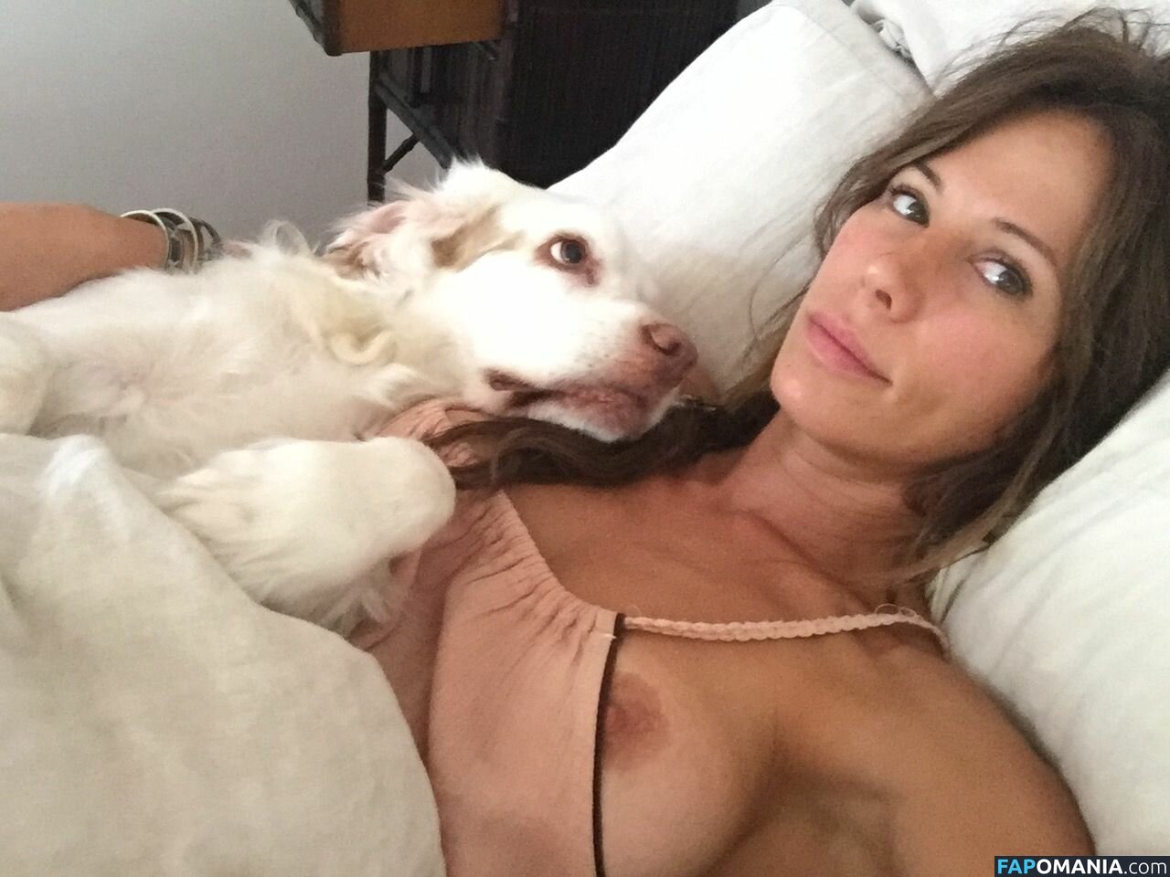 Rhona Mitra Nago Przeciekłe zdjęcie #8
