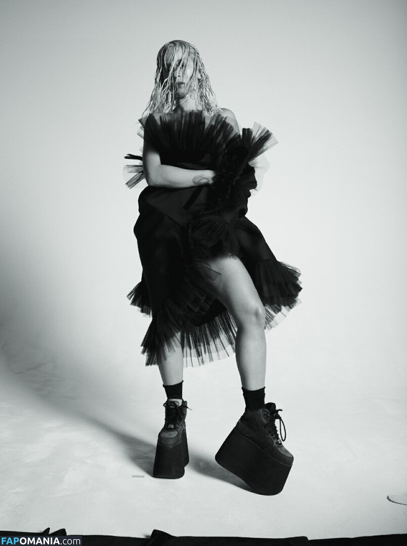 Rita Ora Nago Przeciekłe zdjęcie #111