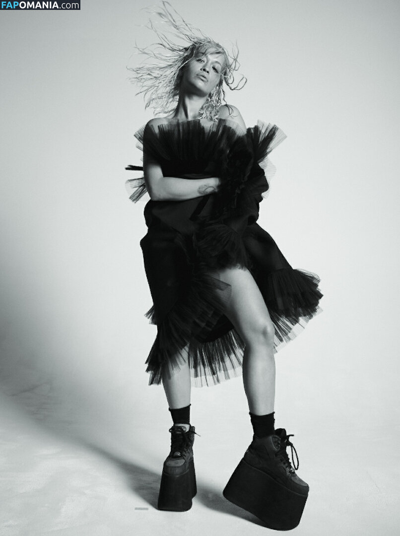 Rita Ora Nago Przeciekłe zdjęcie #128