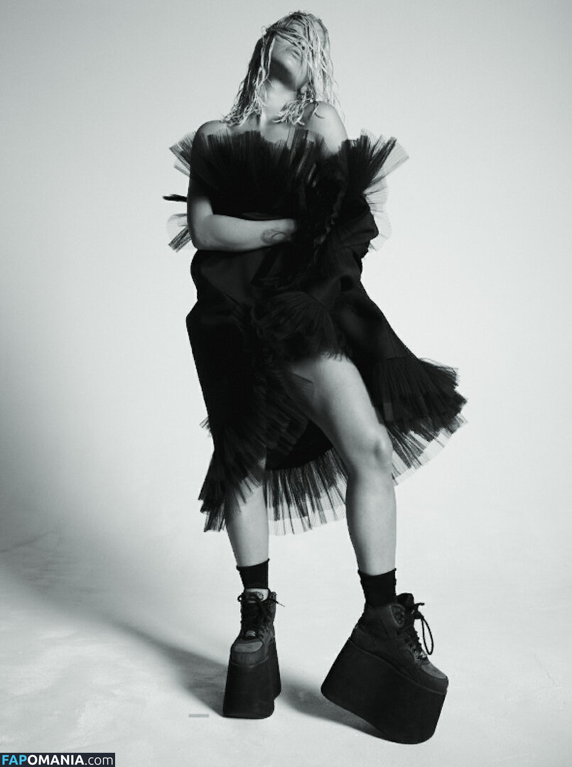 Rita Ora Nago Przeciekłe zdjęcie #139