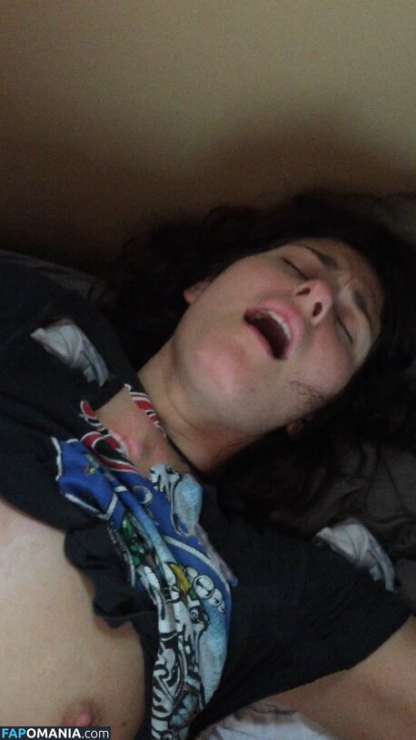 Scout Taylor Compton Nago Przeciekłe zdjęcie #1