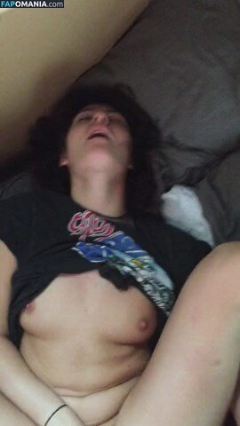 Scout Taylor Compton Nago Przeciekłe zdjęcie #20