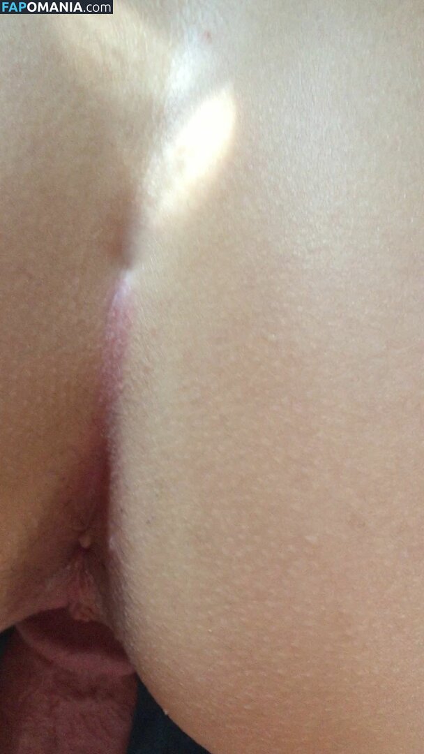 Scout Taylor Compton Nago Przeciekłe zdjęcie #25