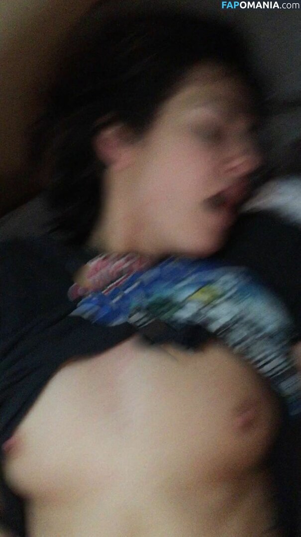 Scout Taylor Compton Nago Przeciekłe zdjęcie #28