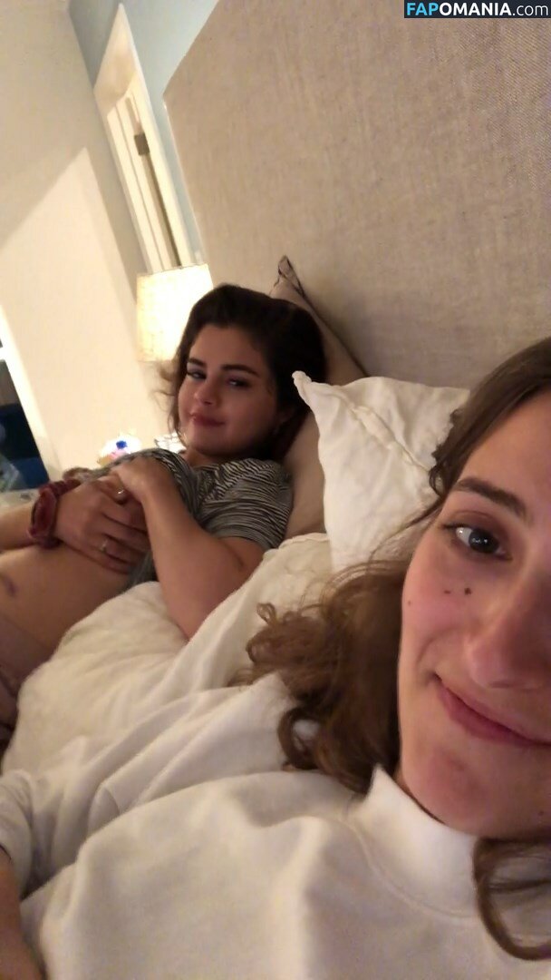 Selena Gomez Nago Przeciekłe zdjęcie #20
