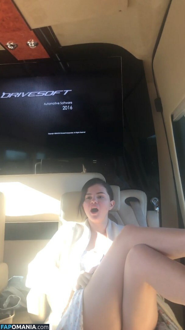 Selena Gomez Nago Przeciekłe zdjęcie #25