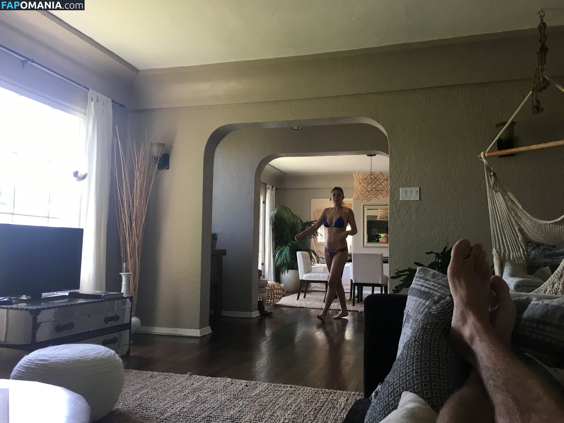 Serinda Swan Nago Przeciekłe zdjęcie #51