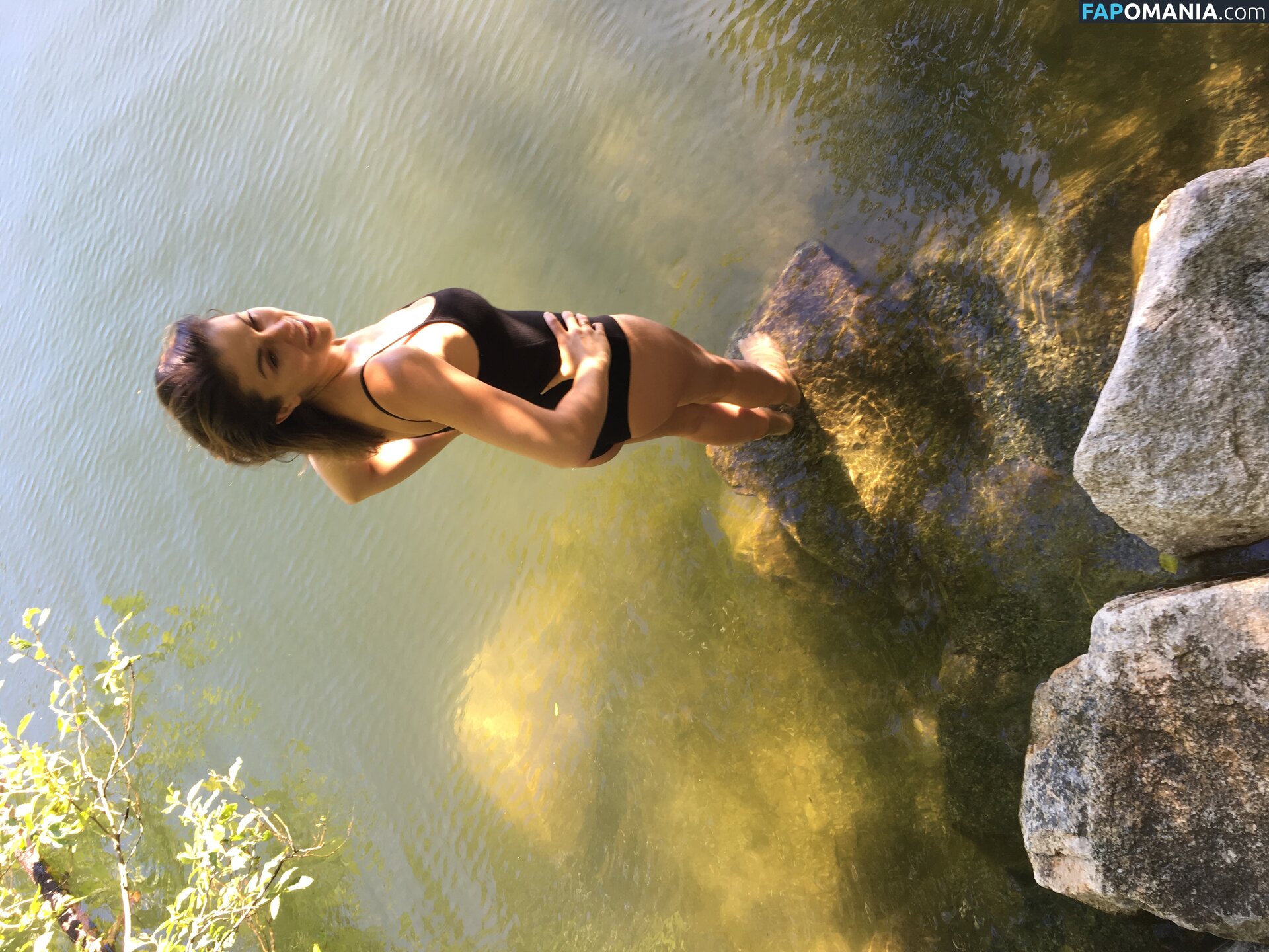Serinda Swan Nago Przeciekłe zdjęcie #93