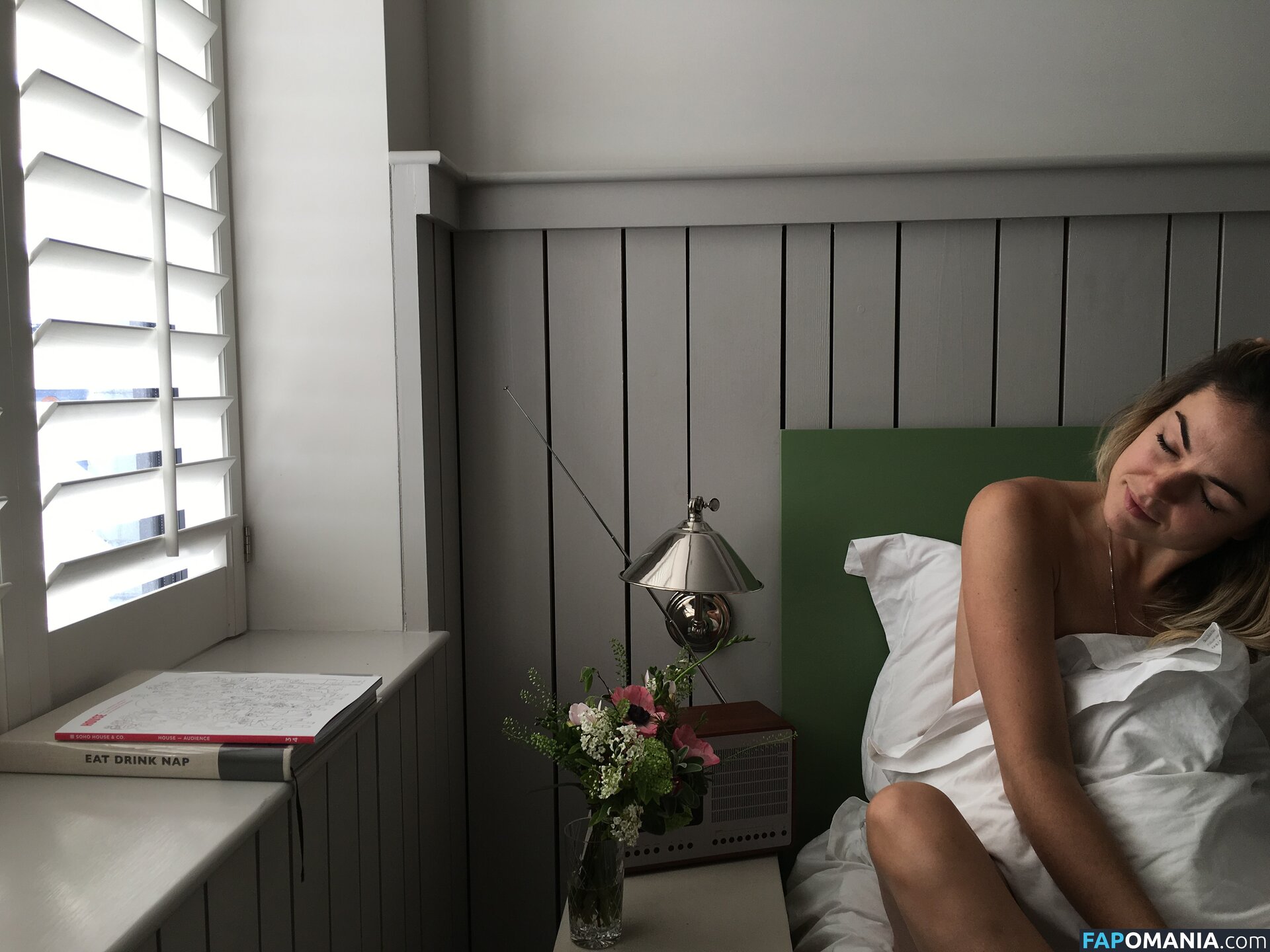 Serinda Swan Nago Przeciekłe zdjęcie #147