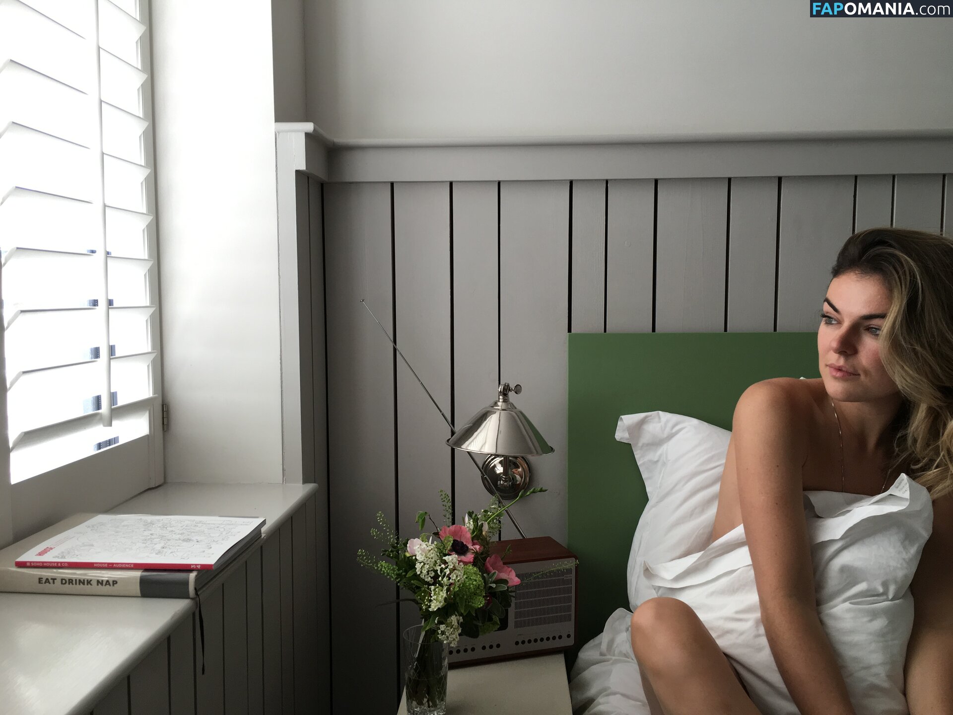 Serinda Swan Nago Przeciekłe zdjęcie #151