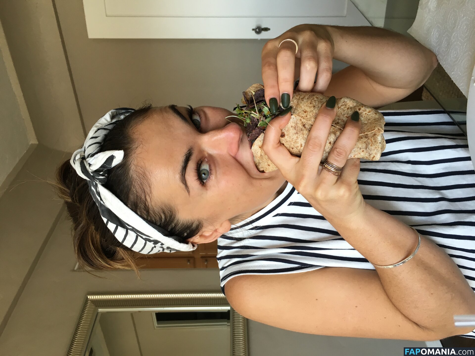 Serinda Swan Nago Przeciekłe zdjęcie #195