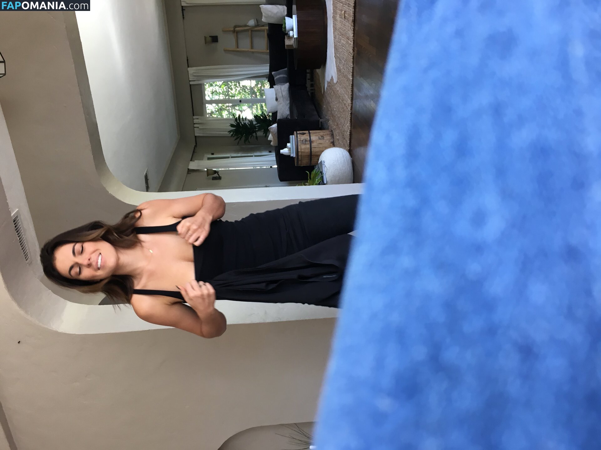 Serinda Swan Nago Przeciekłe zdjęcie #203