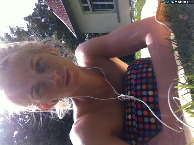 Sofia Jakobsson Nago Przeciekłe zdjęcie #13