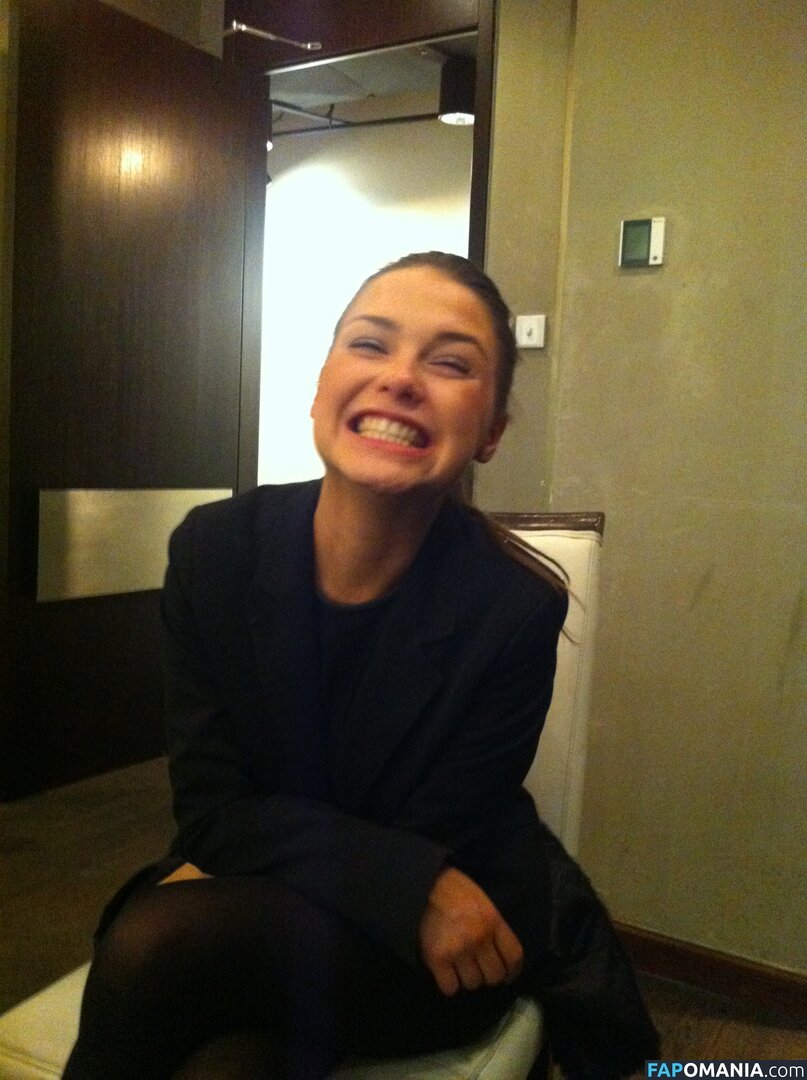 Sophia Roe Nago Przeciekłe zdjęcie #10