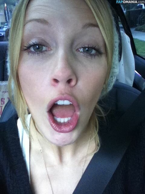 Suki Waterhouse Nago Przeciekłe zdjęcie #26