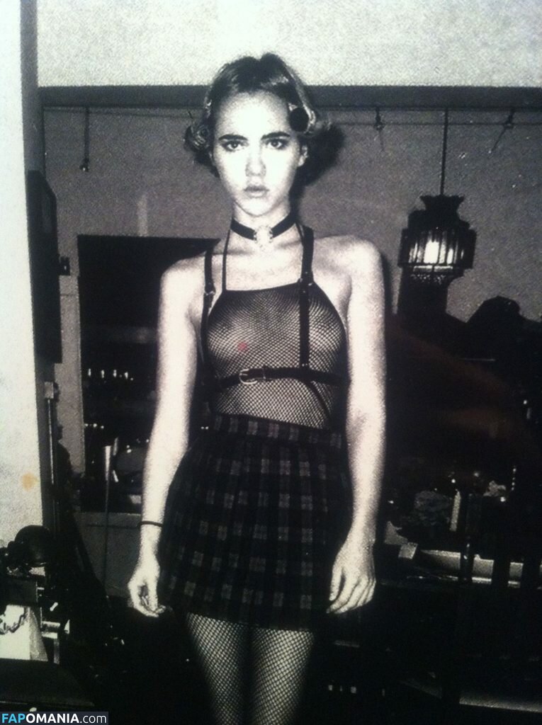 Suki Waterhouse Nago Przeciekłe zdjęcie #41