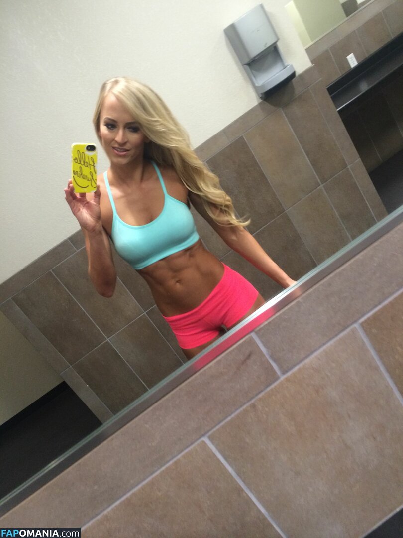 Summer Rae Nago Przeciekłe zdjęcie #6