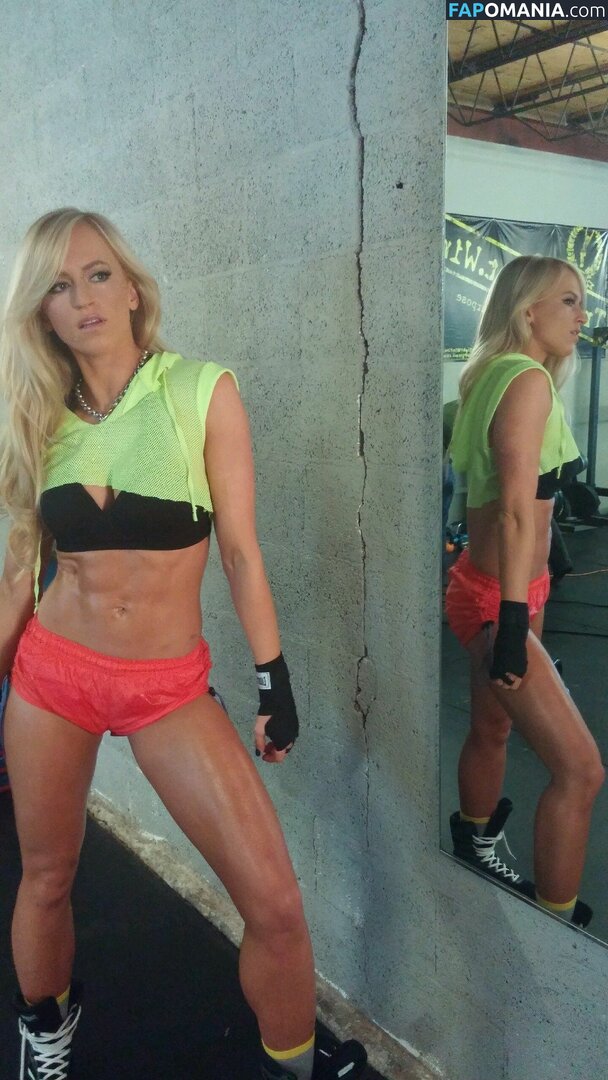 Summer Rae Nago Przeciekłe zdjęcie #7