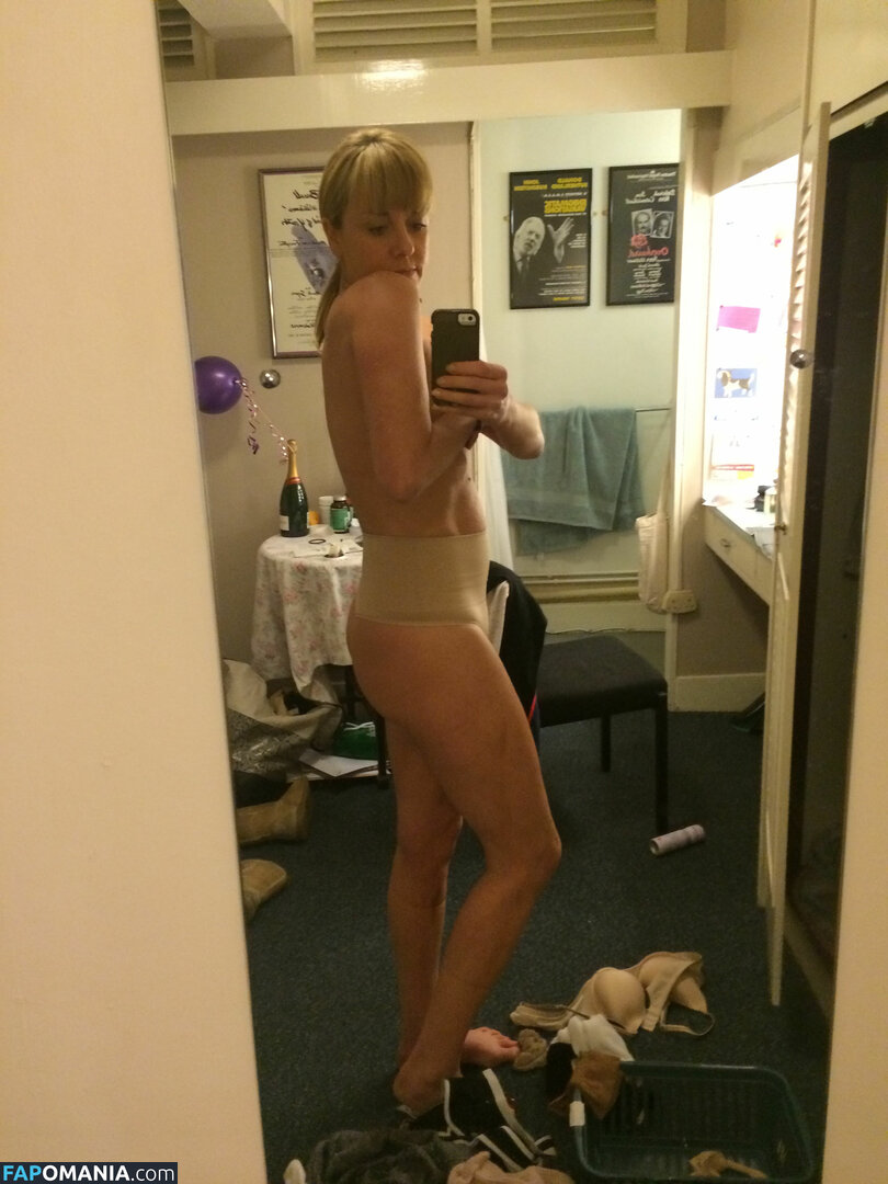 Tamzin Outhwaite Nago Przeciekłe zdjęcie #9