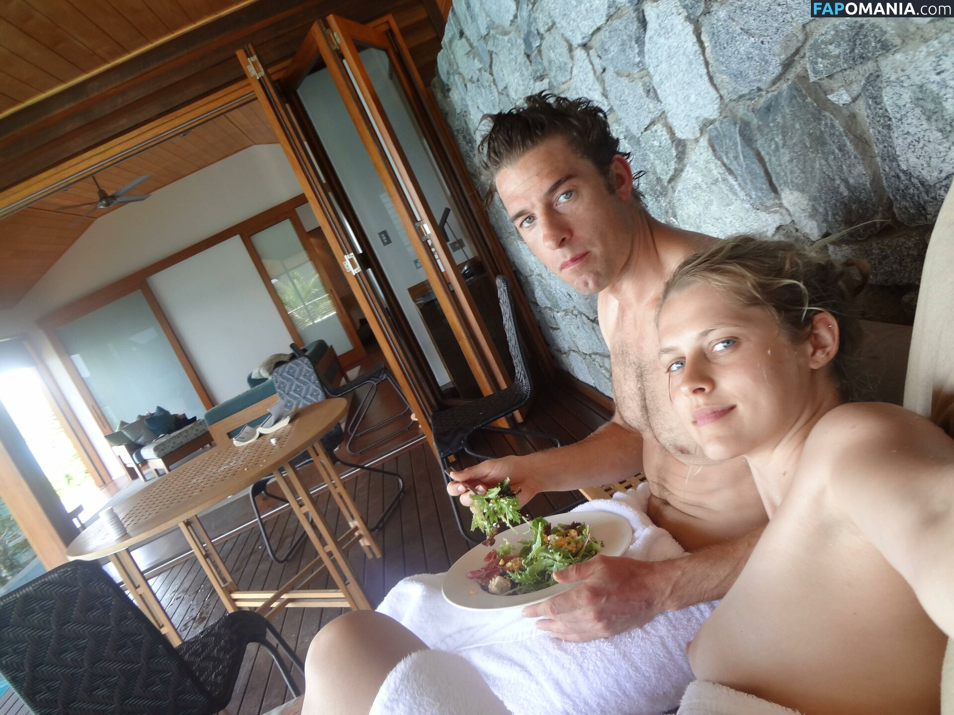 Teresa Palmer Nago Przeciekłe zdjęcie #18