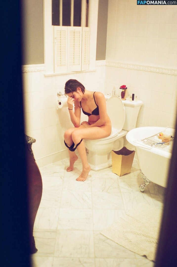 Willa Holland Nago Przeciekłe zdjęcie #8