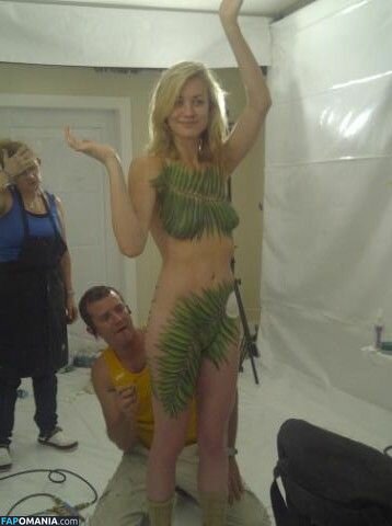 Yvonne Strahovski Nago Przeciekłe zdjęcie #25