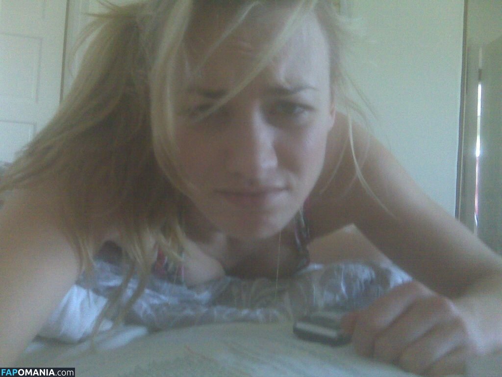 Yvonne Strahovski Nago Przeciekłe zdjęcie #37