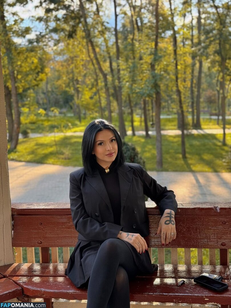 Adriana Donici Nago OnlyFans  Przeciekłe zdjęcie #3