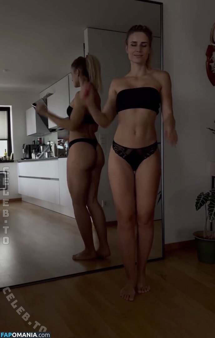 Adrienne Koleszar / adrienne_koleszar Nago OnlyFans  Przeciekłe zdjęcie #1