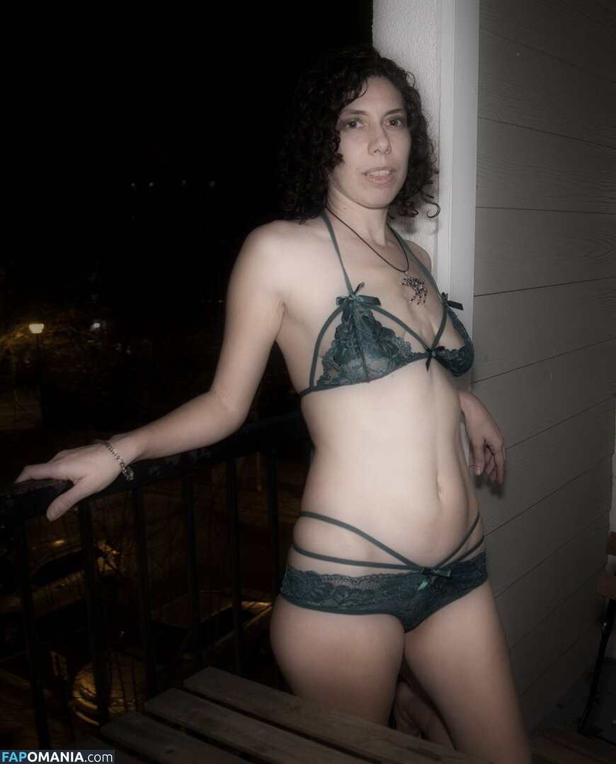 Ailsabattles / https: Nago OnlyFans  Przeciekłe zdjęcie #1