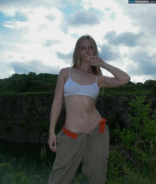 Alena Barhalenko / iam.alenyshka Nago OnlyFans  Przeciekłe zdjęcie #10