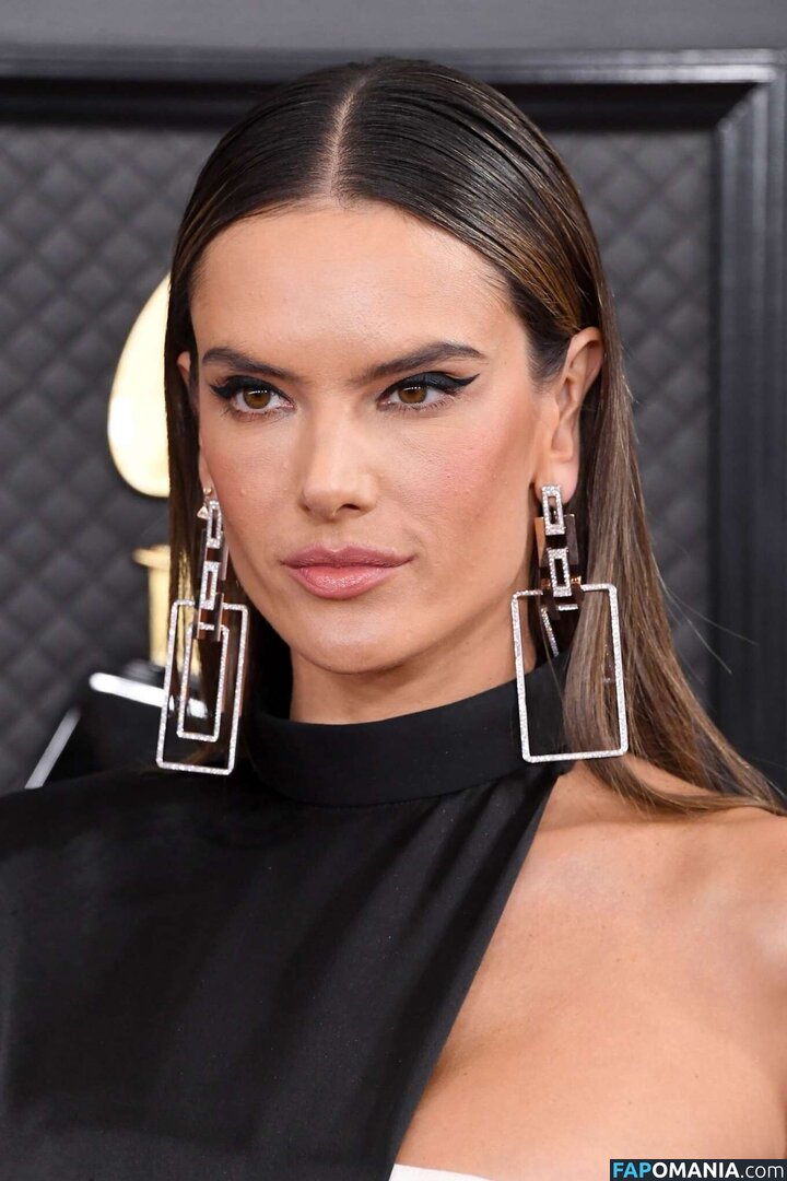 Alessandra / Alessandra Ambrosio / aleambrosio / alelovesanja / alessandraambrosio / https: Nago OnlyFans  Przeciekłe zdjęcie #1592