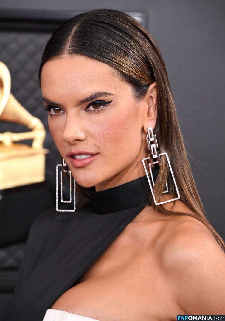 Alessandra / Alessandra Ambrosio / aleambrosio / alelovesanja / alessandraambrosio / https: Nago OnlyFans  Przeciekłe zdjęcie #1598