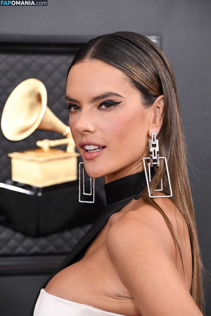 Alessandra / Alessandra Ambrosio / aleambrosio / alelovesanja / alessandraambrosio / https: Nago OnlyFans  Przeciekłe zdjęcie #1599